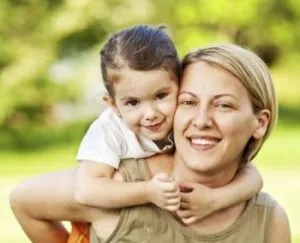 Au-pair_mit_Kind_300-300×243